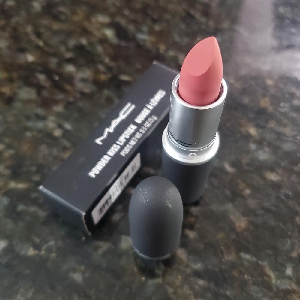 NEW MAC Lipstick in 923 Stay Curious